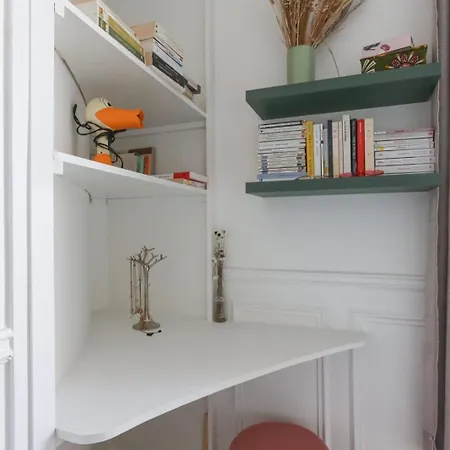 Bright And Charming In The 12th Appartement Paris