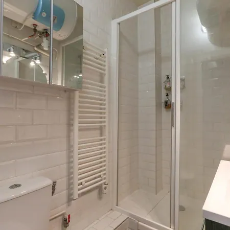 Bright And Charming In The 12th Apartamento París