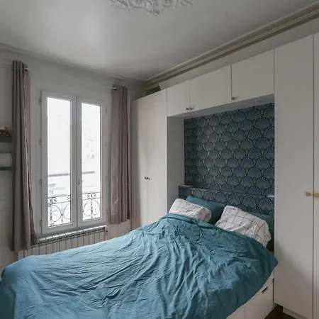 Bright And Charming In The 12th Appartement Parijs